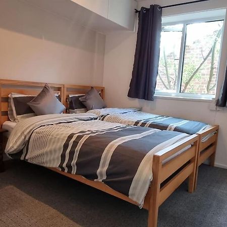 Spacious 2 Bed Bungalow Enfield Zewnętrze zdjęcie