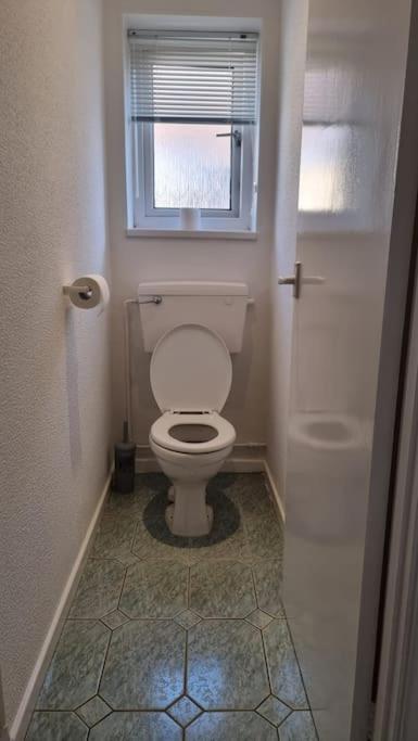 Spacious 2 Bed Bungalow Enfield Zewnętrze zdjęcie